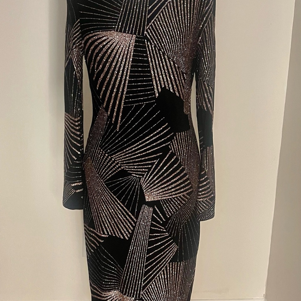 Gorgous Black & Gold Shimmery Betsy & Adam Dress!